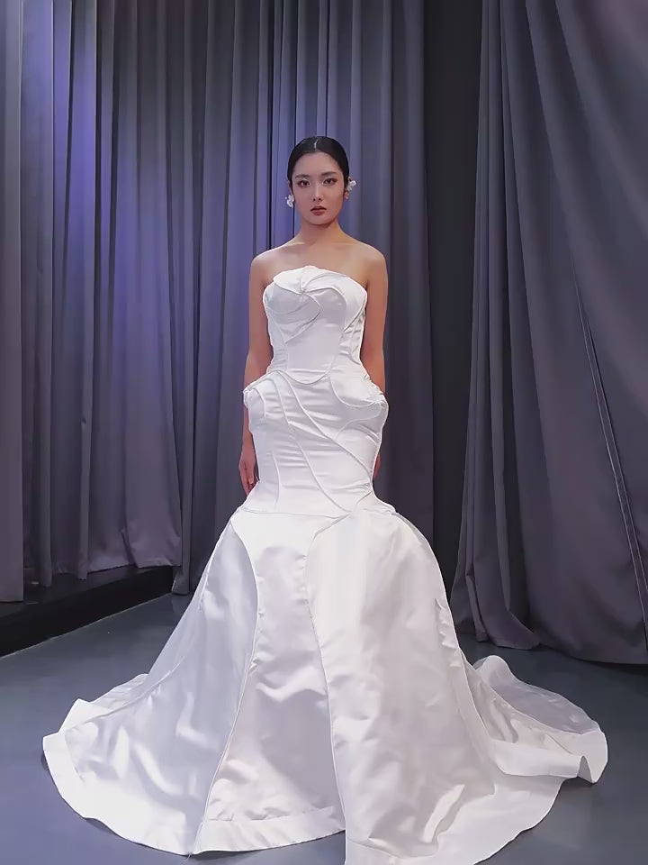 Strapless Unique Design Trumpet Satin Wedding Dress