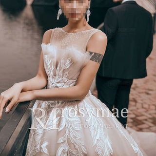 bride-wedding-gown-lace-applique