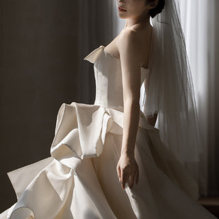Ruffle-trimmed Strapless Satin Wedding Dresses for Brides
